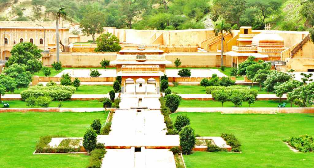 Sisodia Rani Palace and Garden, Jaipur